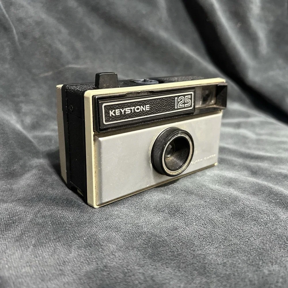 Vintage Keystone 125 Flash Sweep Camera Instant Loading Color With Papers /